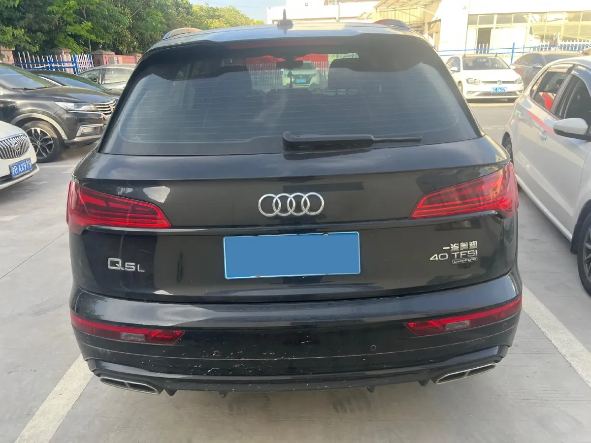 2023 Audi Q5L 2.0T 190HP L4 7DCT,autocango,china used car exporter,china ev exporter,chinese used car exporter,chinese used ev exporter