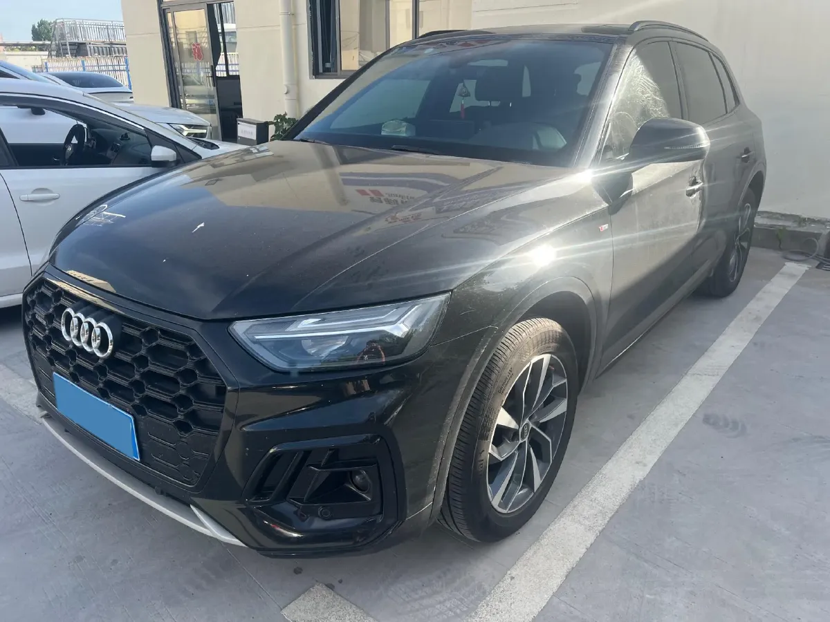 2023 Audi Q5L 2.0T 190HP L4 7DCT,autocango,china used car exporter,china ev exporter,chinese used car exporter,chinese used ev exporter