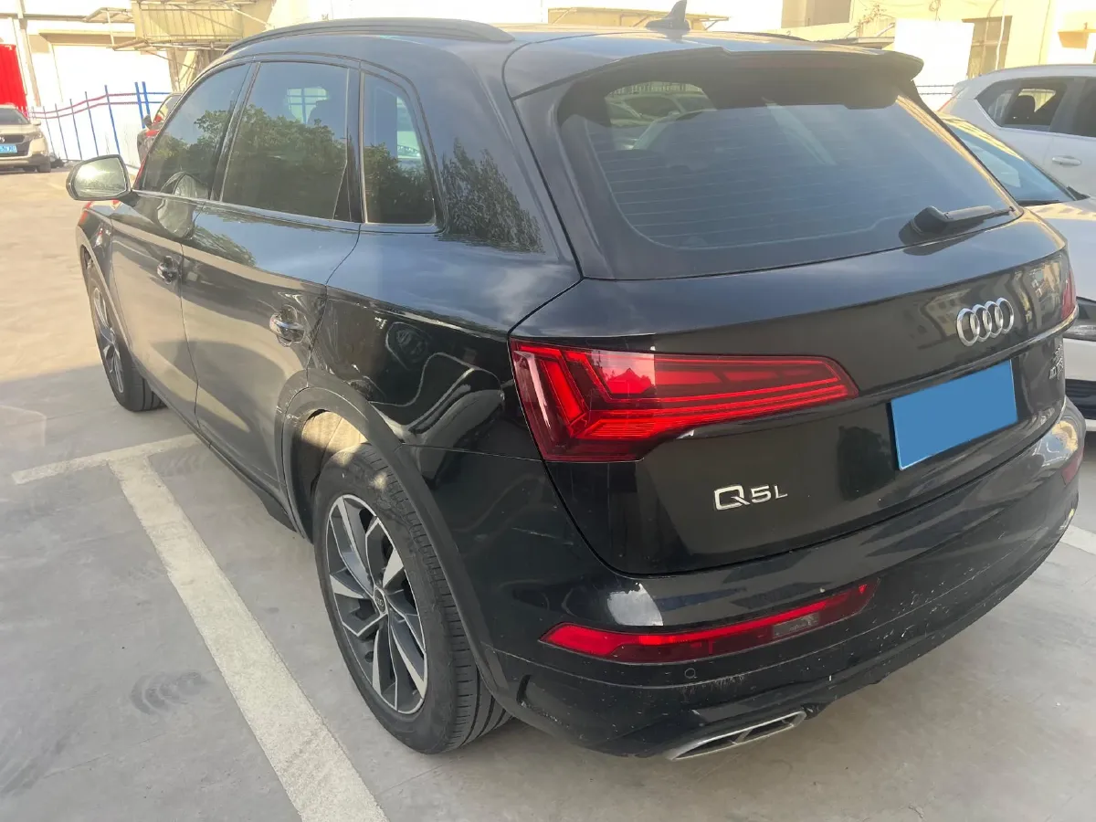 2023 Audi Q5L 2.0T 190HP L4 7DCT,autocango,china used car exporter,china ev exporter,chinese used car exporter,chinese used ev exporter