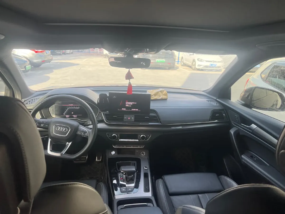 2023 Audi Q5L 2.0T 190HP L4 7DCT,autocango,china used car exporter,china ev exporter,chinese used car exporter,chinese used ev exporter