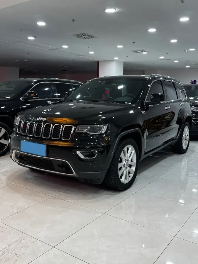 2017 Jeep Grand Cherokee 3.0L 234HP V6 8AT,autocango,china used car exporter,china ev exporter,chinese used car exporter,chinese used ev exporter