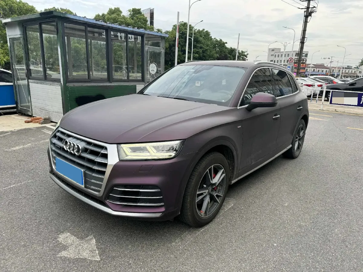 2020 Audi Q5L 2.0T 190HP L4 7DCT,autocango,china used car exporter,china ev exporter,chinese used car exporter,chinese used ev exporter