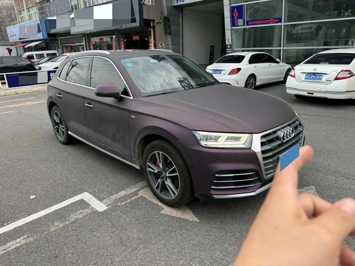 2020 Audi Q5L 2.0T 190HP L4 7DCT,autocango,china used car exporter,china ev exporter,chinese used car exporter,chinese used ev exporter