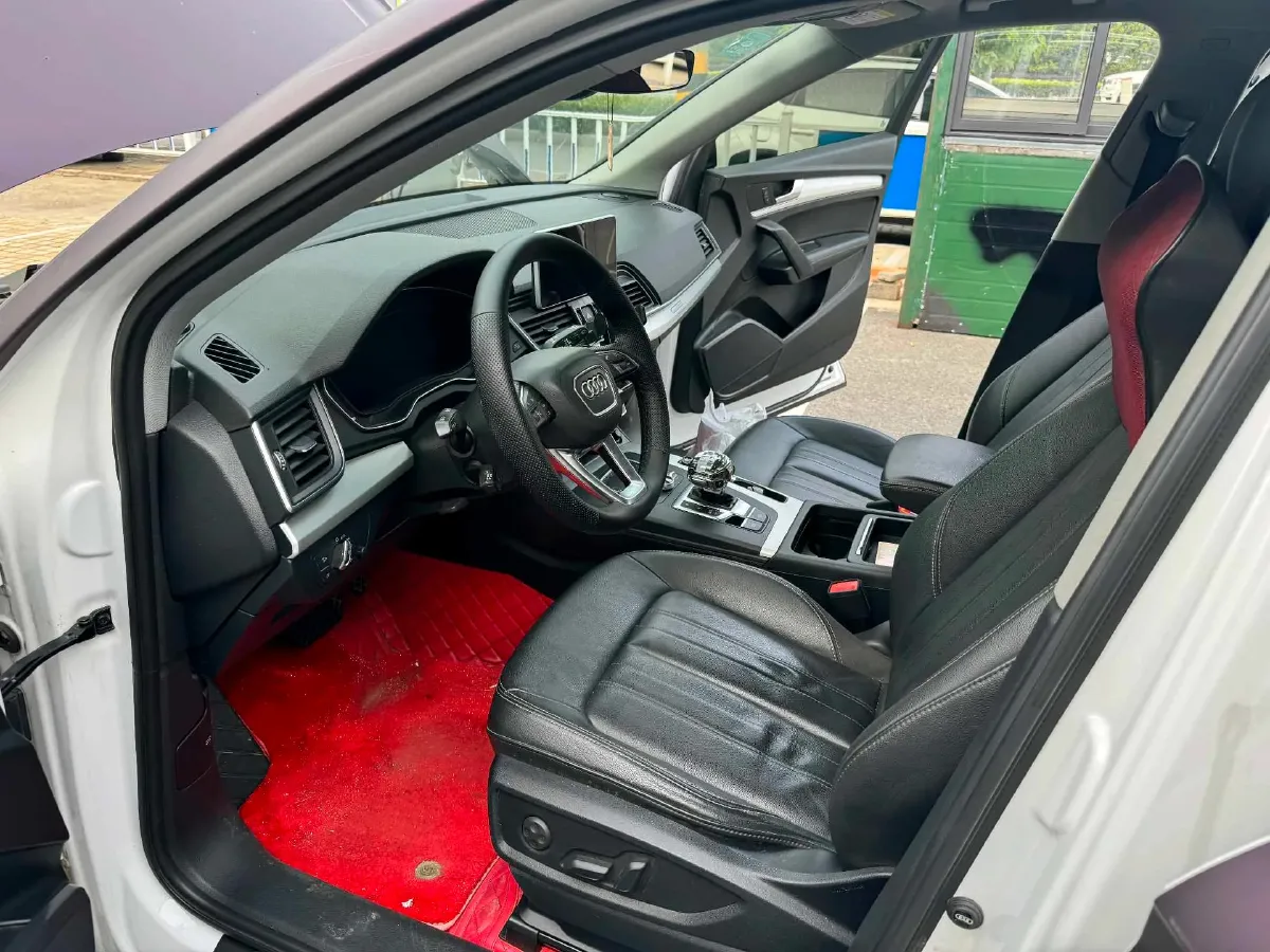 2020 Audi Q5L 2.0T 190HP L4 7DCT,autocango,china used car exporter,china ev exporter,chinese used car exporter,chinese used ev exporter