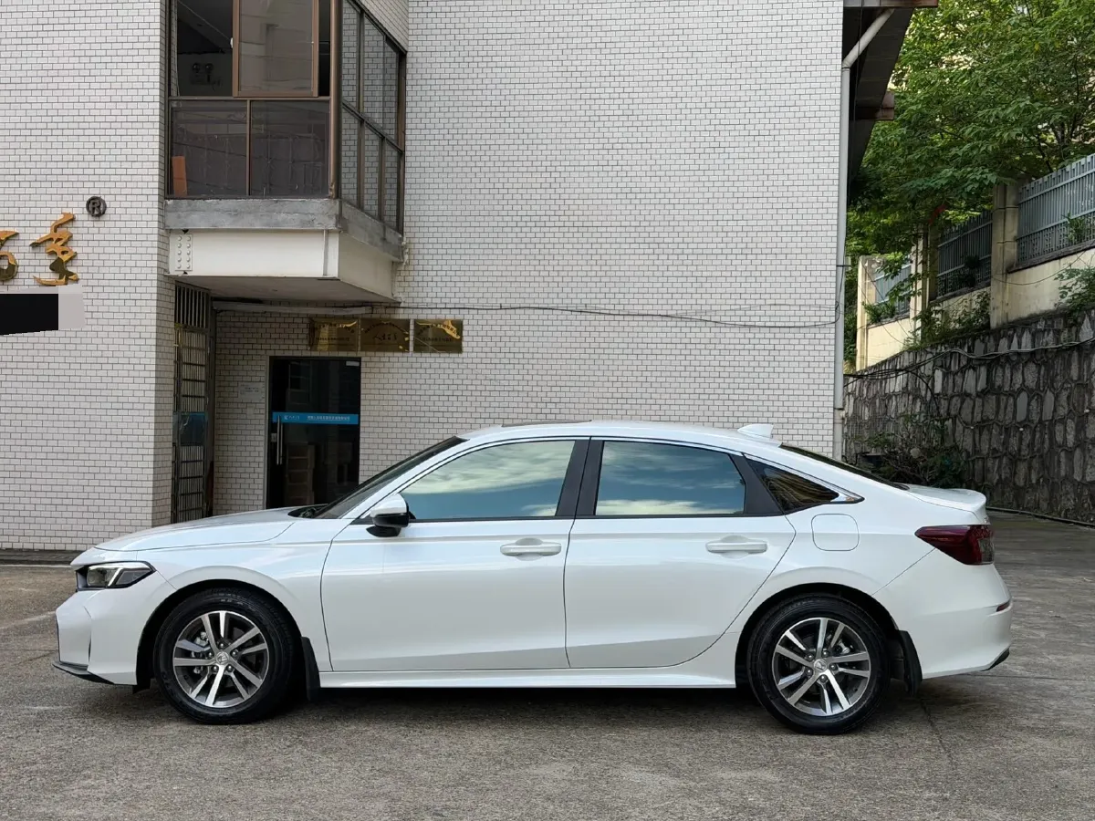 2025 Honda Civic 1.5T 182HP L4 CVT,autocango,china used car exporter,china ev exporter,chinese used car exporter,chinese used ev exporter