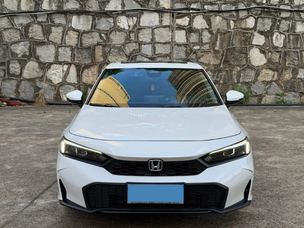 2025 Honda Civic 1.5T 182HP L4 CVT,autocango,china used car exporter,china ev exporter,chinese used car exporter,chinese used ev exporter