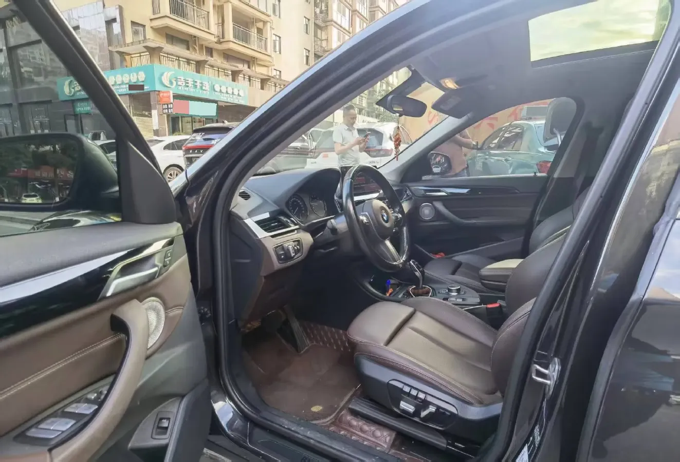 2022 BMW X1 2.0T 192HP L4 7DCT,autocango,china used car exporter,china ev exporter,chinese used car exporter,chinese used ev exporter