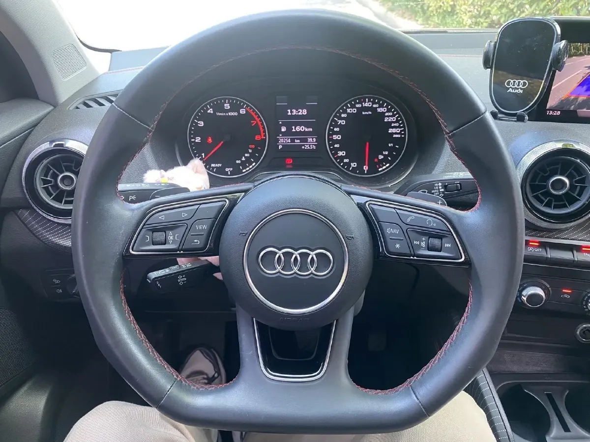 2022 Audi Q2L 1.4T 150HP L4 7DCT,autocango,china used car exporter,china ev exporter,chinese used car exporter,chinese used ev exporter