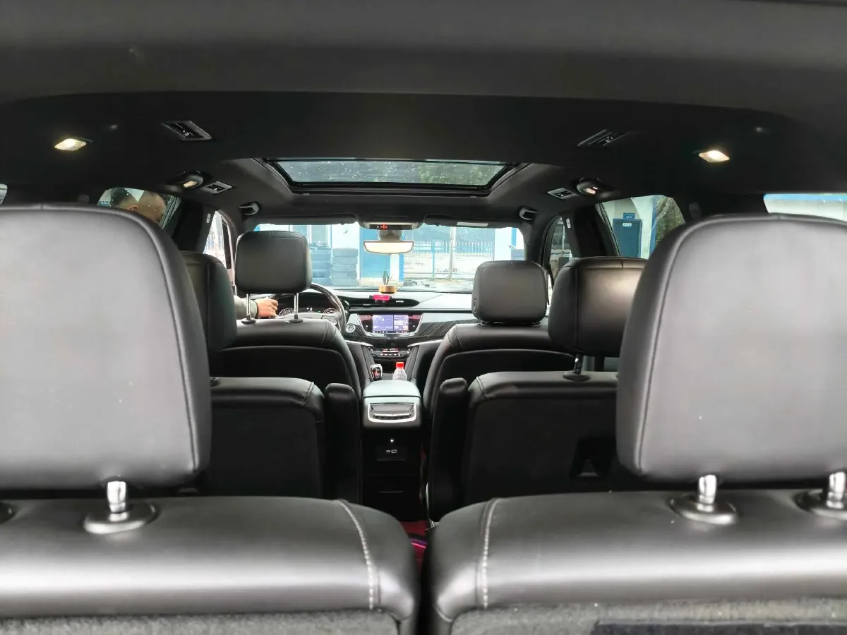 2022 Cadillac XT6 2.0T 237HP L4 9AT,autocango,china used car exporter,china ev exporter,chinese used car exporter,chinese used ev exporter