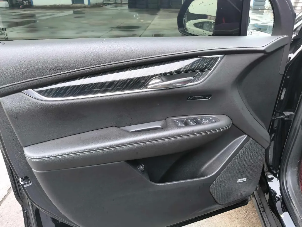2022 Cadillac XT6 2.0T 237HP L4 9AT,autocango,china used car exporter,china ev exporter,chinese used car exporter,chinese used ev exporter