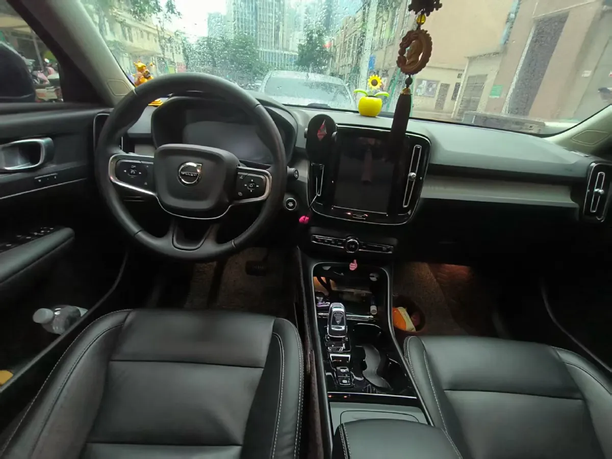 2021 Volvo XC40 2.0T 190HP L4 8AT,autocango,china used car exporter,china ev exporter,chinese used car exporter,chinese used ev exporter
