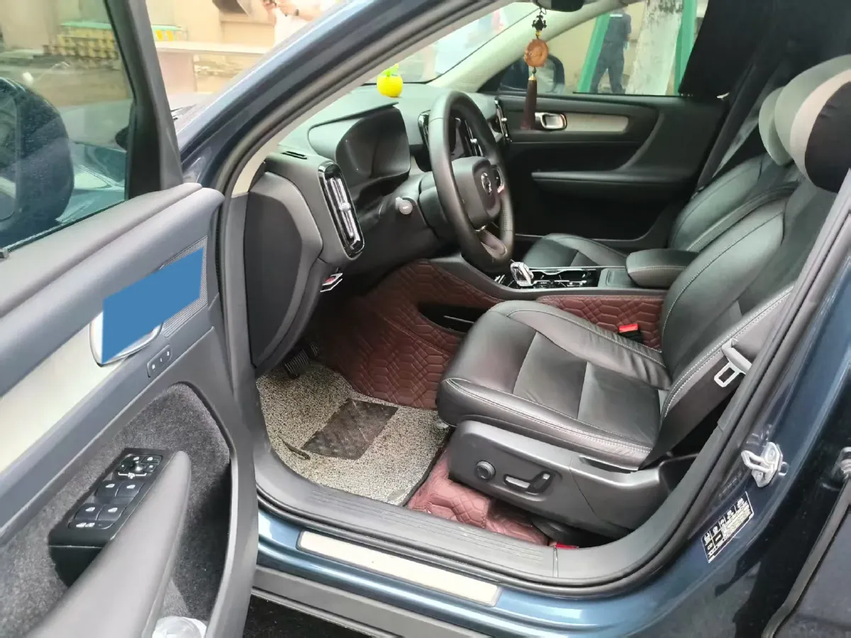 2021 Volvo XC40 2.0T 190HP L4 8AT,autocango,china used car exporter,china ev exporter,chinese used car exporter,chinese used ev exporter