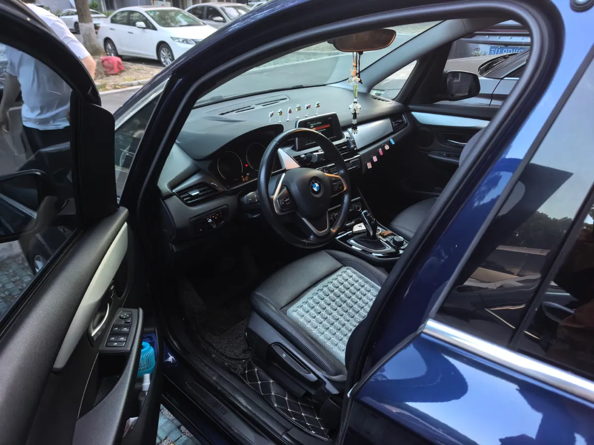 2019 BMW 2 Series SUV 1.5T 140HP L3 7DCT,autocango,china used car exporter,china ev exporter,chinese used car exporter,chinese used ev exporter