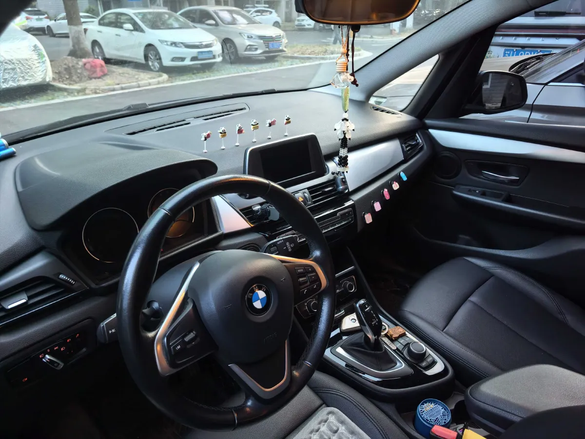 2019 BMW 2 Series SUV 1.5T 140HP L3 7DCT,autocango,china used car exporter,china ev exporter,chinese used car exporter,chinese used ev exporter