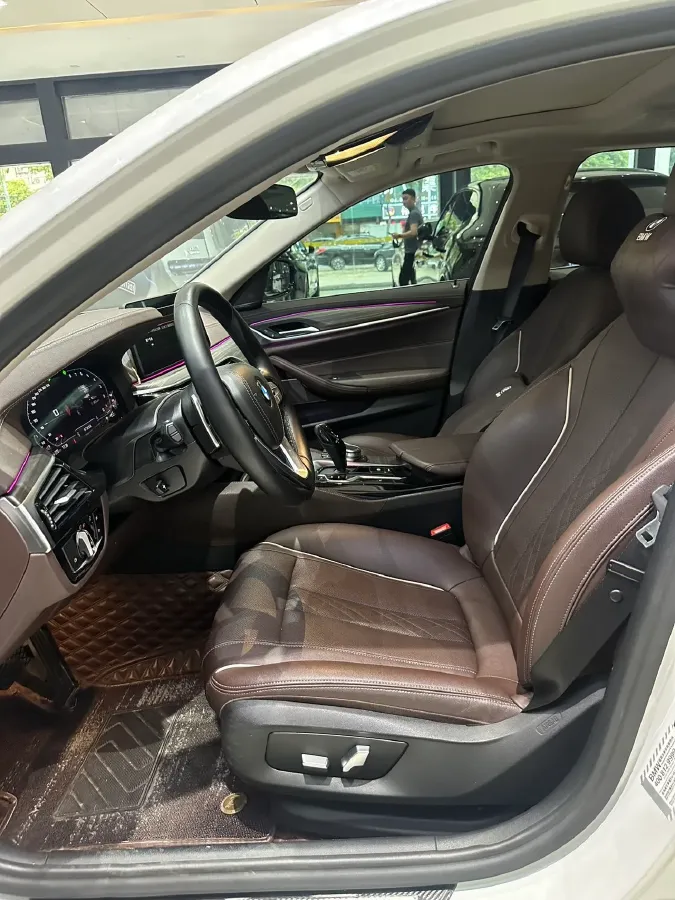 2021 BMW 5 Series 2.0T 252HP L4 8AT,autocango,china used car exporter,china ev exporter,chinese used car exporter,chinese used ev exporter