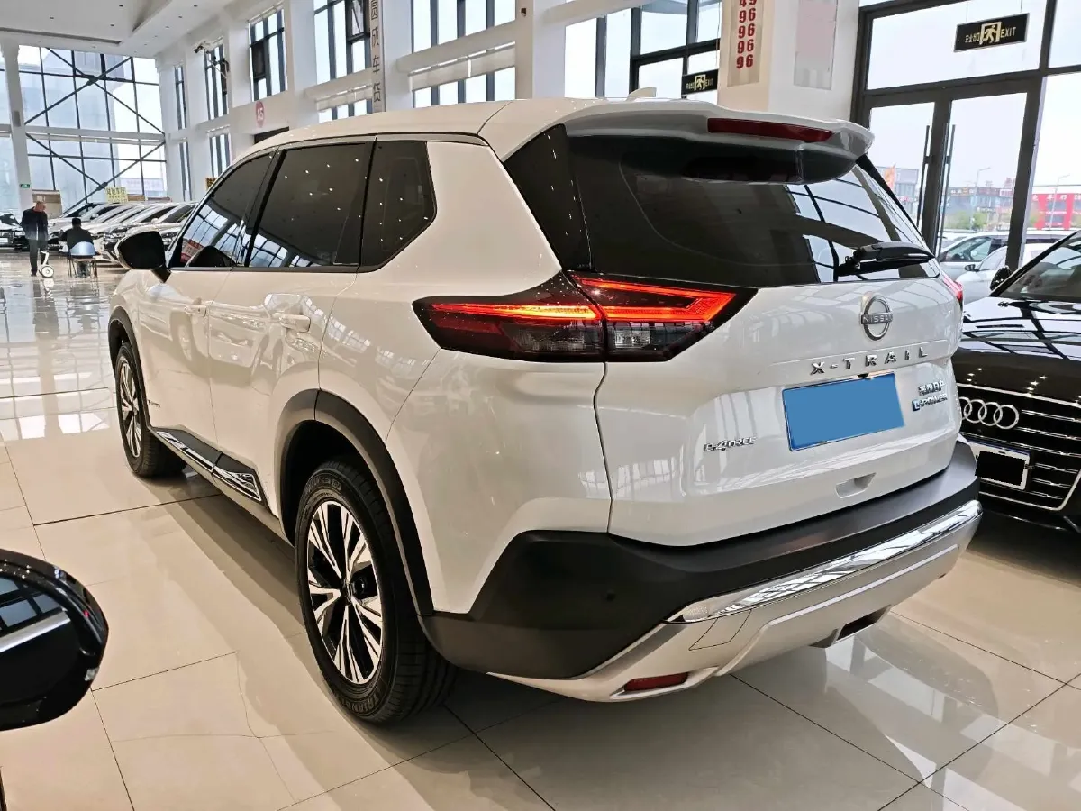 2023 Nissan X-Trail 1.5T 144HP L3 Hybrid,autocango,china used car exporter,china ev exporter,chinese used car exporter,chinese used ev exporter