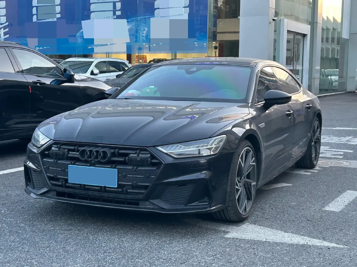 2022 Audi A7L 2.0T 245HP L4 7DCT,autocango,china used car exporter,china ev exporter,chinese used car exporter,chinese used ev exporter