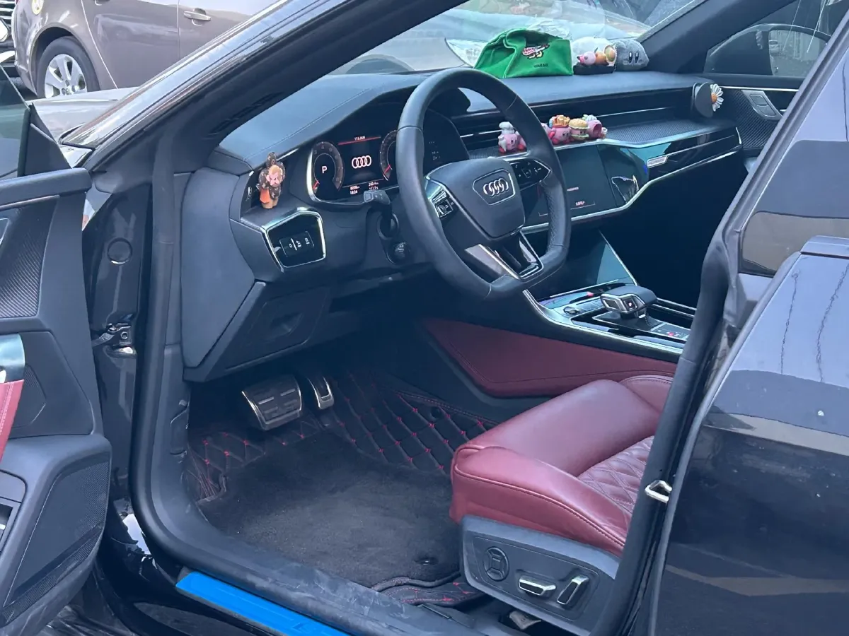 2022 Audi A7L 2.0T 245HP L4 7DCT,autocango,china used car exporter,china ev exporter,chinese used car exporter,chinese used ev exporter