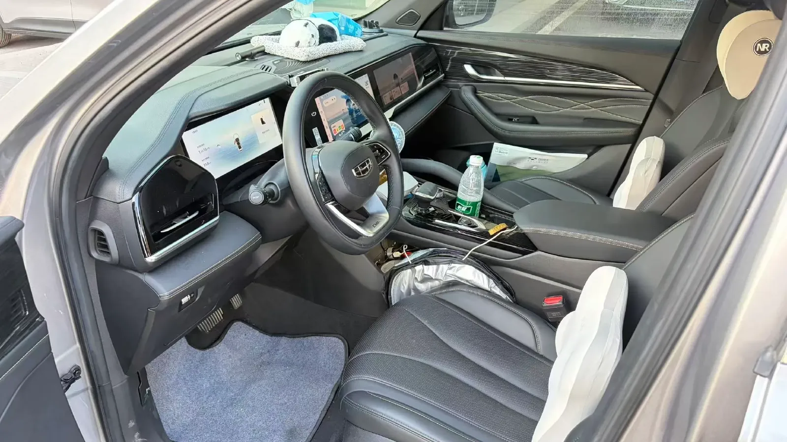2024 Geely Monjaro 2.0T 218HP L4 7DCT,autocango,china used car exporter,china ev exporter,chinese used car exporter,chinese used ev exporter