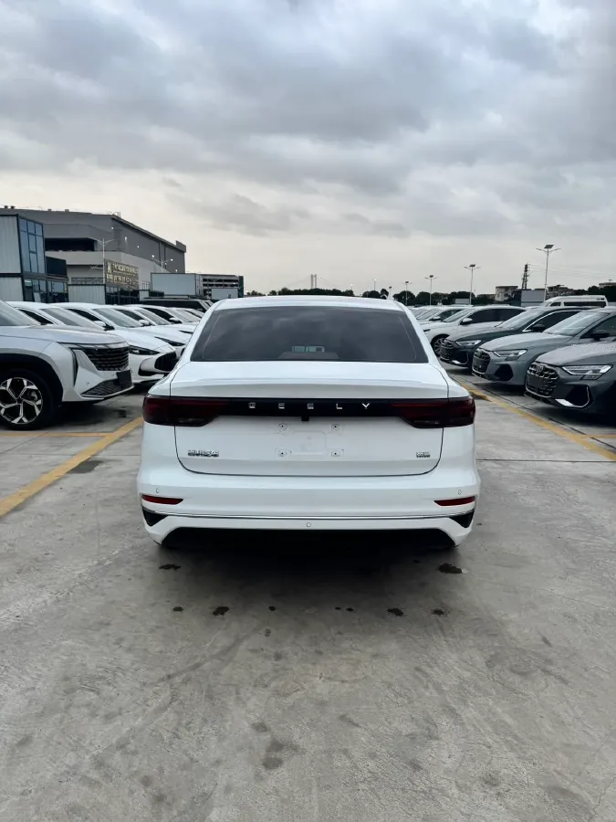 2025 Geely Emgrand 1.5L 127HP L4 5MT,autocango,china used car exporter,china ev exporter,chinese used car exporter,chinese used ev exporter