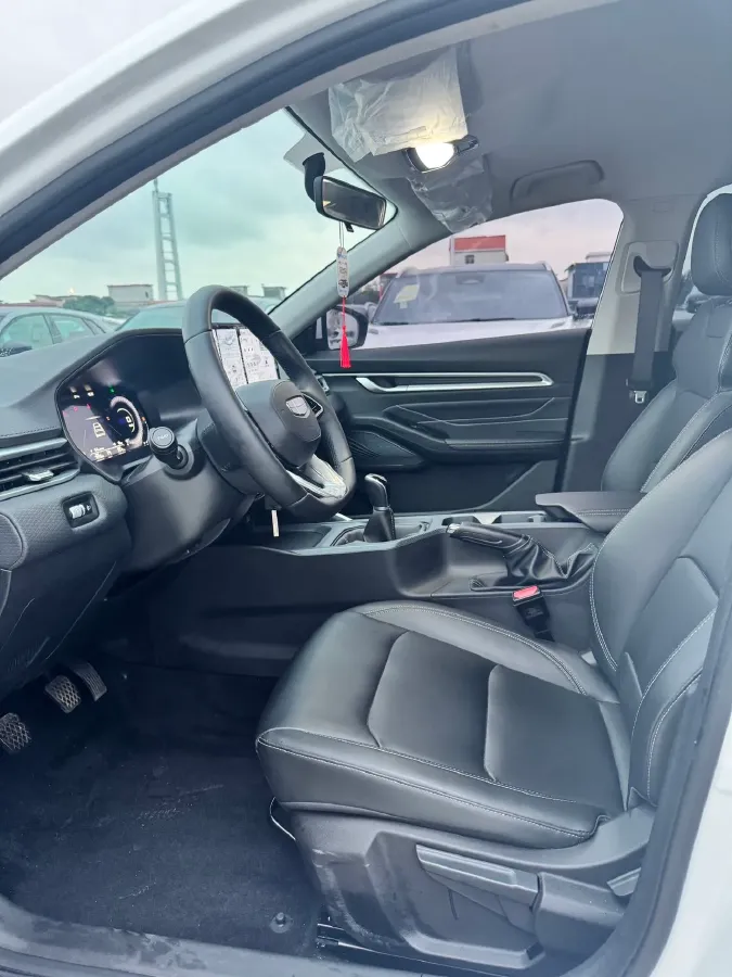 2025 Geely Emgrand 1.5L 127HP L4 5MT,autocango,china used car exporter,china ev exporter,chinese used car exporter,chinese used ev exporter