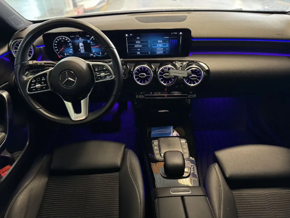 2021 Mercedes-Benz A Class 1.3T 163HP L4 7DCT,autocango,china used car exporter,china ev exporter,chinese used car exporter,chinese used ev exporter