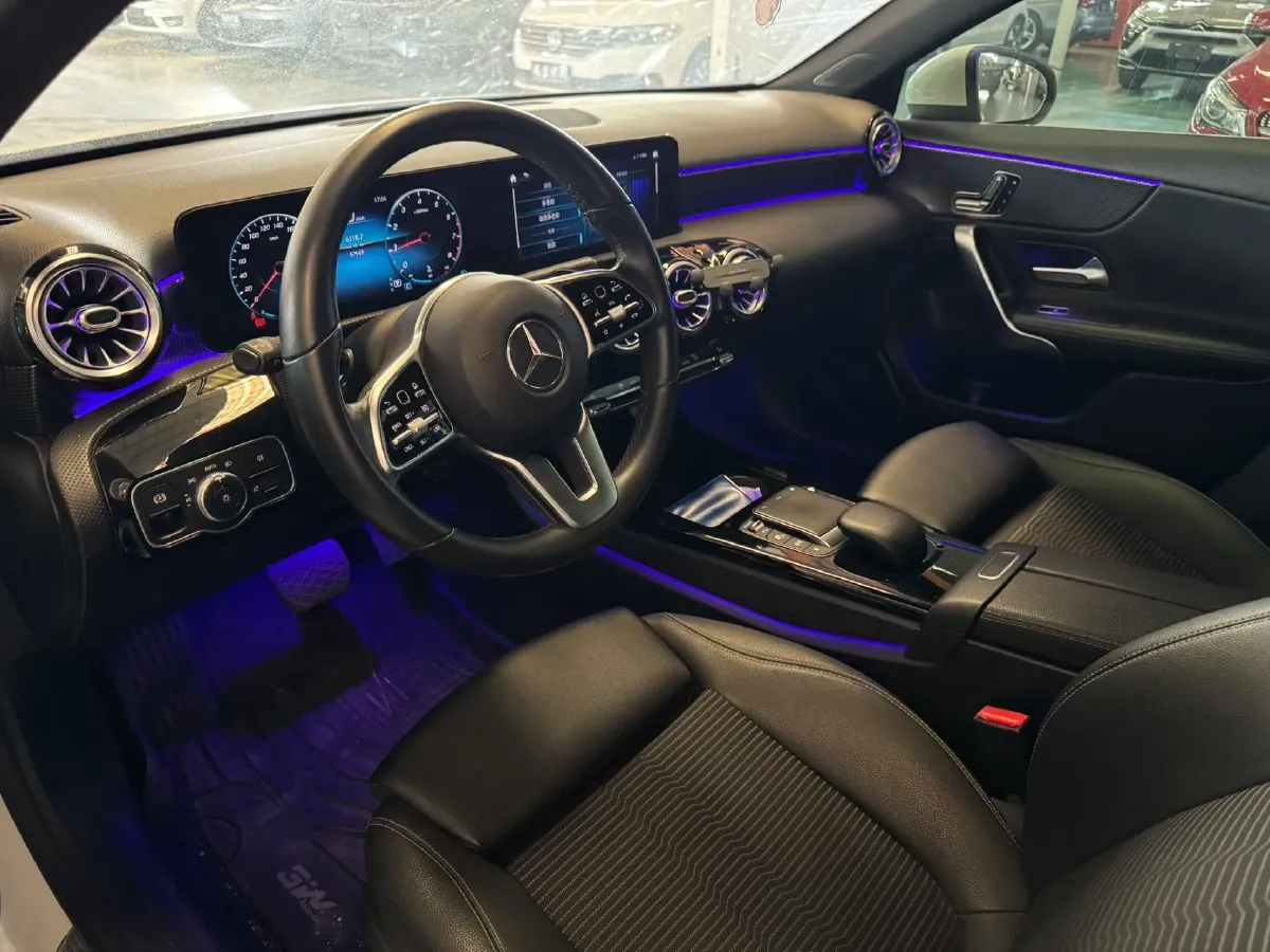 2021 Mercedes-Benz A Class 1.3T 163HP L4 7DCT,autocango,china used car exporter,china ev exporter,chinese used car exporter,chinese used ev exporter