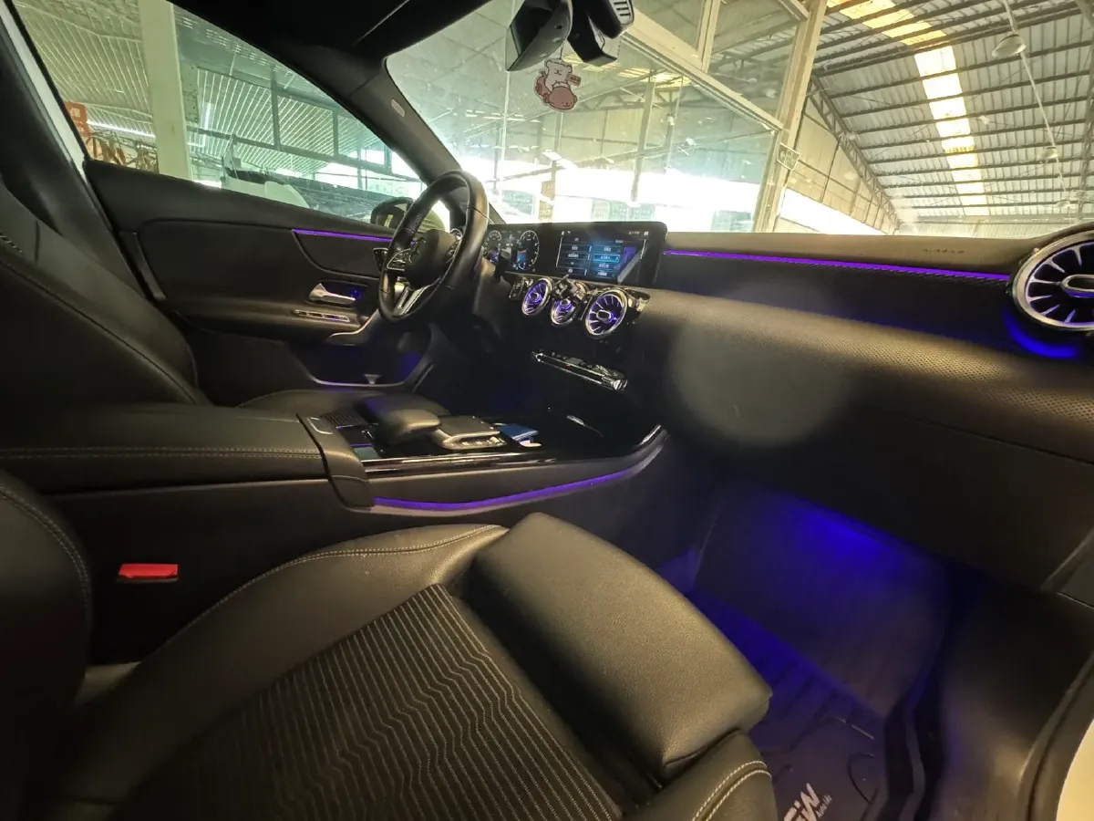 2021 Mercedes-Benz A Class 1.3T 163HP L4 7DCT,autocango,china used car exporter,china ev exporter,chinese used car exporter,chinese used ev exporter