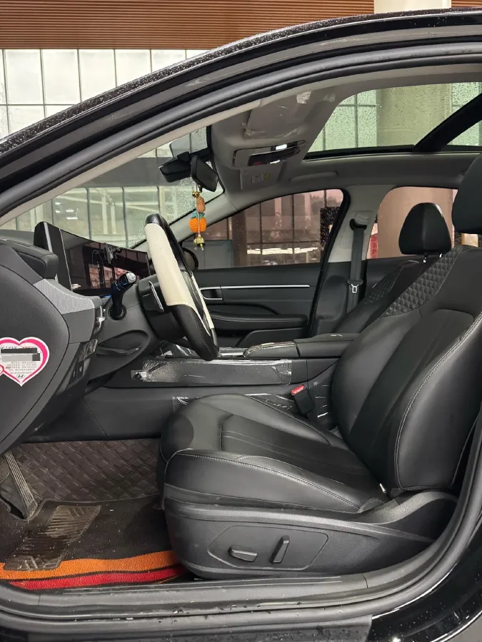 2024 Hyundai Sonata 1.5T 170HP L4 8AT,autocango,china used car exporter,china ev exporter,chinese used car exporter,chinese used ev exporter