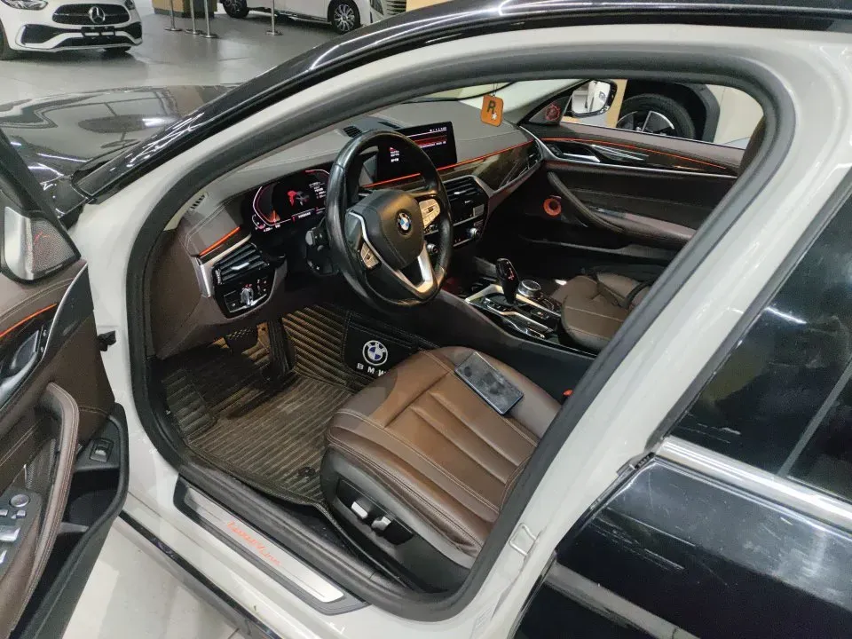 2020 BMW 5 Series 2.0T 184HP L4 8AT,autocango,china used car exporter,china ev exporter,chinese used car exporter,chinese used ev exporter