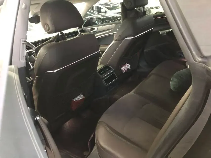 2024 Audi A7L 2.0T 245HP L4 7DCT,autocango,china used car exporter,china ev exporter,chinese used car exporter,chinese used ev exporter