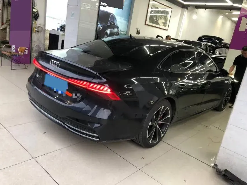 2024 Audi A7L 2.0T 245HP L4 7DCT,autocango,china used car exporter,china ev exporter,chinese used car exporter,chinese used ev exporter