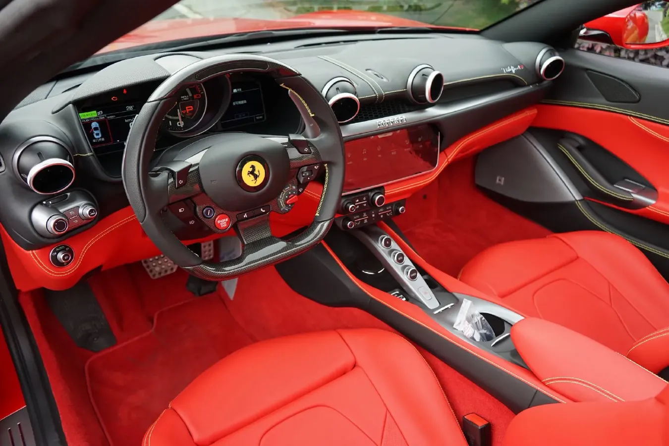 2021 Ferrari Portofino 3.9T 620HP V8 8DCT,autocango,china used car exporter,china ev exporter,chinese used car exporter,chinese used ev exporter