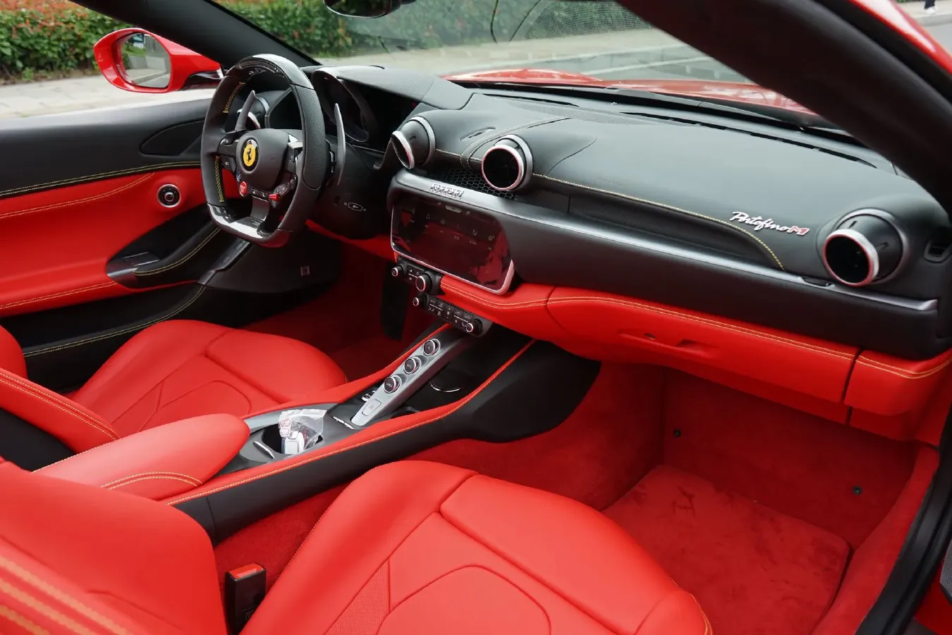 2021 Ferrari Portofino 3.9T 620HP V8 8DCT,autocango,china used car exporter,china ev exporter,chinese used car exporter,chinese used ev exporter