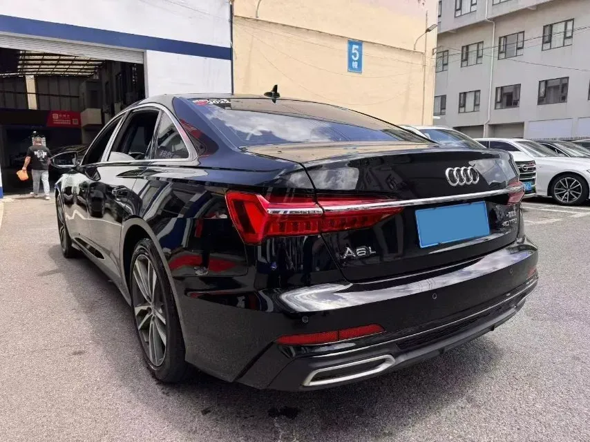 2020 Audi A6L 2.0T 190HP L4 7DCT,autocango,china used car exporter,china ev exporter,chinese used car exporter,chinese used ev exporter