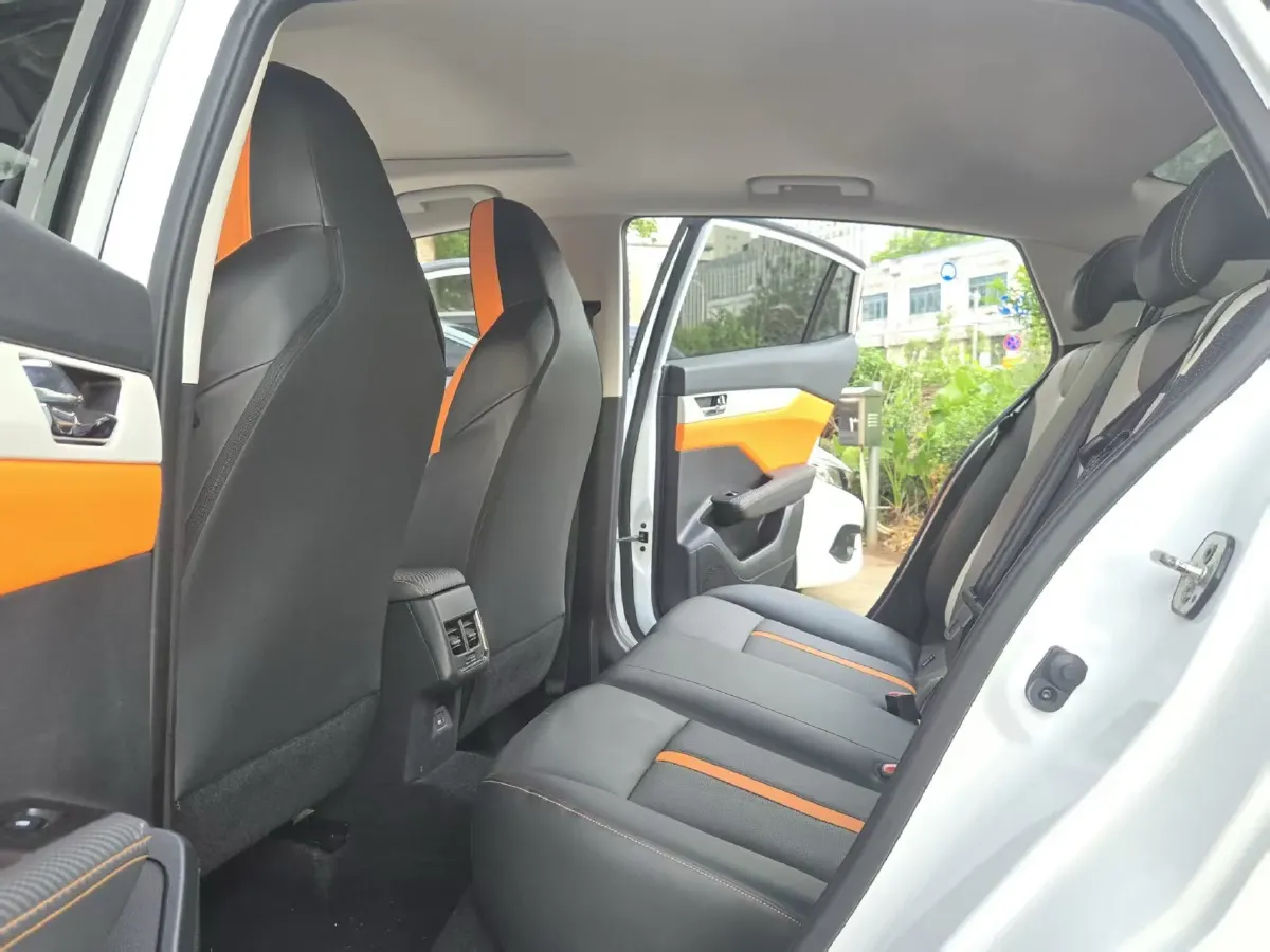 2023 DongFeng Aeolus YiXuan 1.5L 125HP L4 6DCT,autocango,china used car exporter,china ev exporter,chinese used car exporter,chinese used ev exporter