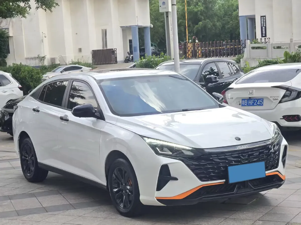 2023 DongFeng Aeolus YiXuan 1.5L 125HP L4 6DCT,autocango,china used car exporter,china ev exporter,chinese used car exporter,chinese used ev exporter
