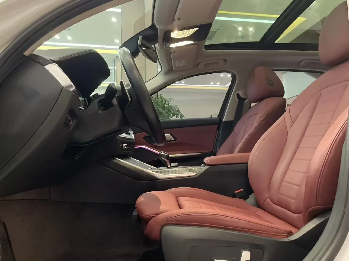 2021 BMW 3 Series 2.0T 184HP L4 8AT,autocango,china used car exporter,china ev exporter,chinese used car exporter,chinese used ev exporter