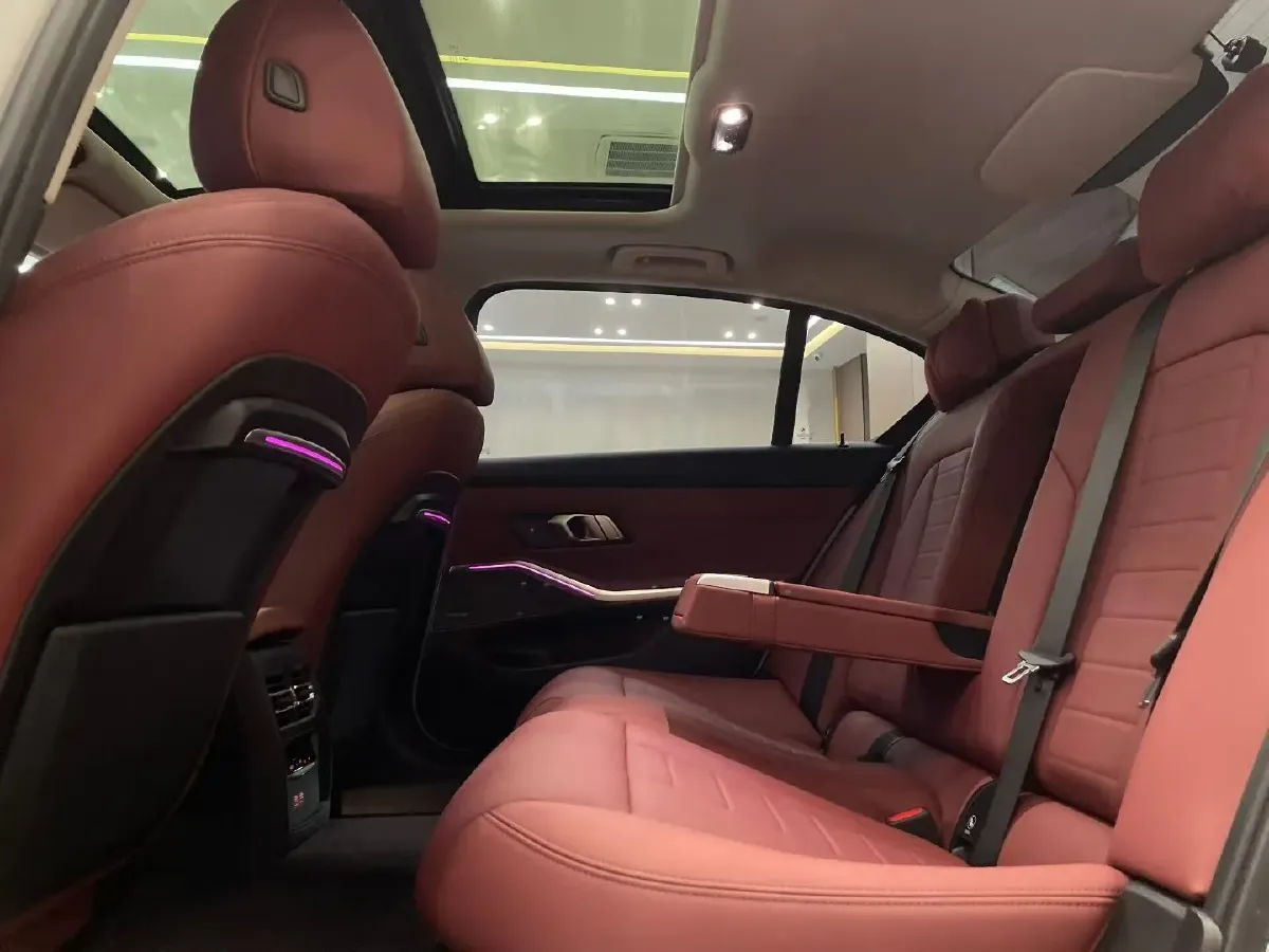 2021 BMW 3 Series 2.0T 184HP L4 8AT,autocango,china used car exporter,china ev exporter,chinese used car exporter,chinese used ev exporter