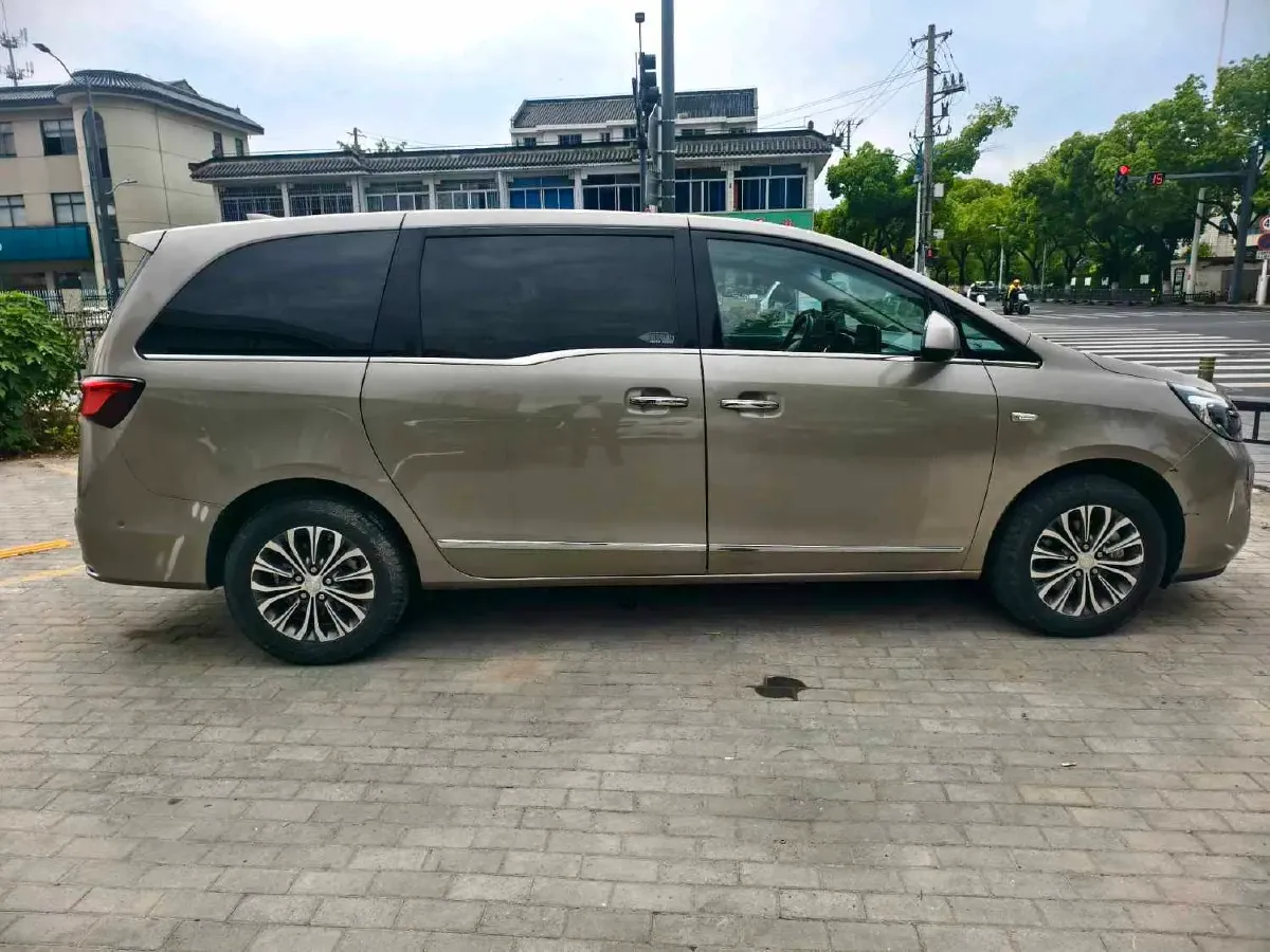 2022 Buick GL8 2.0T 237HP L4 9AT,autocango,china used car exporter,china ev exporter,chinese used car exporter,chinese used ev exporter