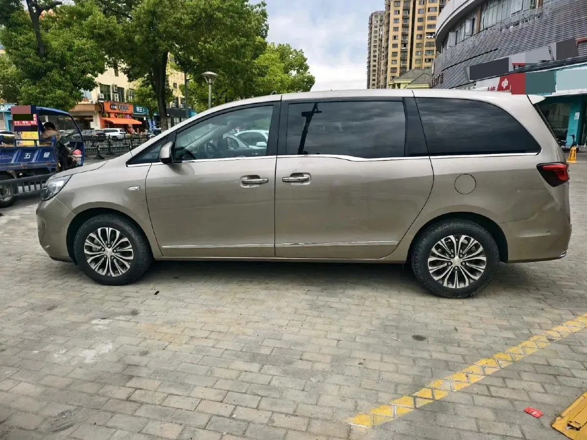 2022 Buick GL8 2.0T 237HP L4 9AT,autocango,china used car exporter,china ev exporter,chinese used car exporter,chinese used ev exporter
