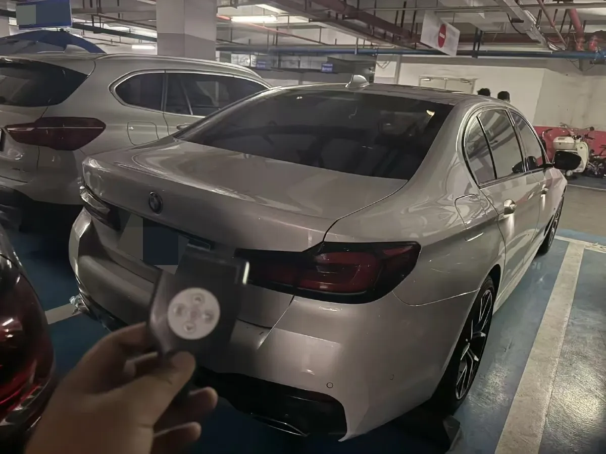 2022 BMW 5 Series 2.0T 252HP L4 8AT,autocango,china used car exporter,china ev exporter,chinese used car exporter,chinese used ev exporter