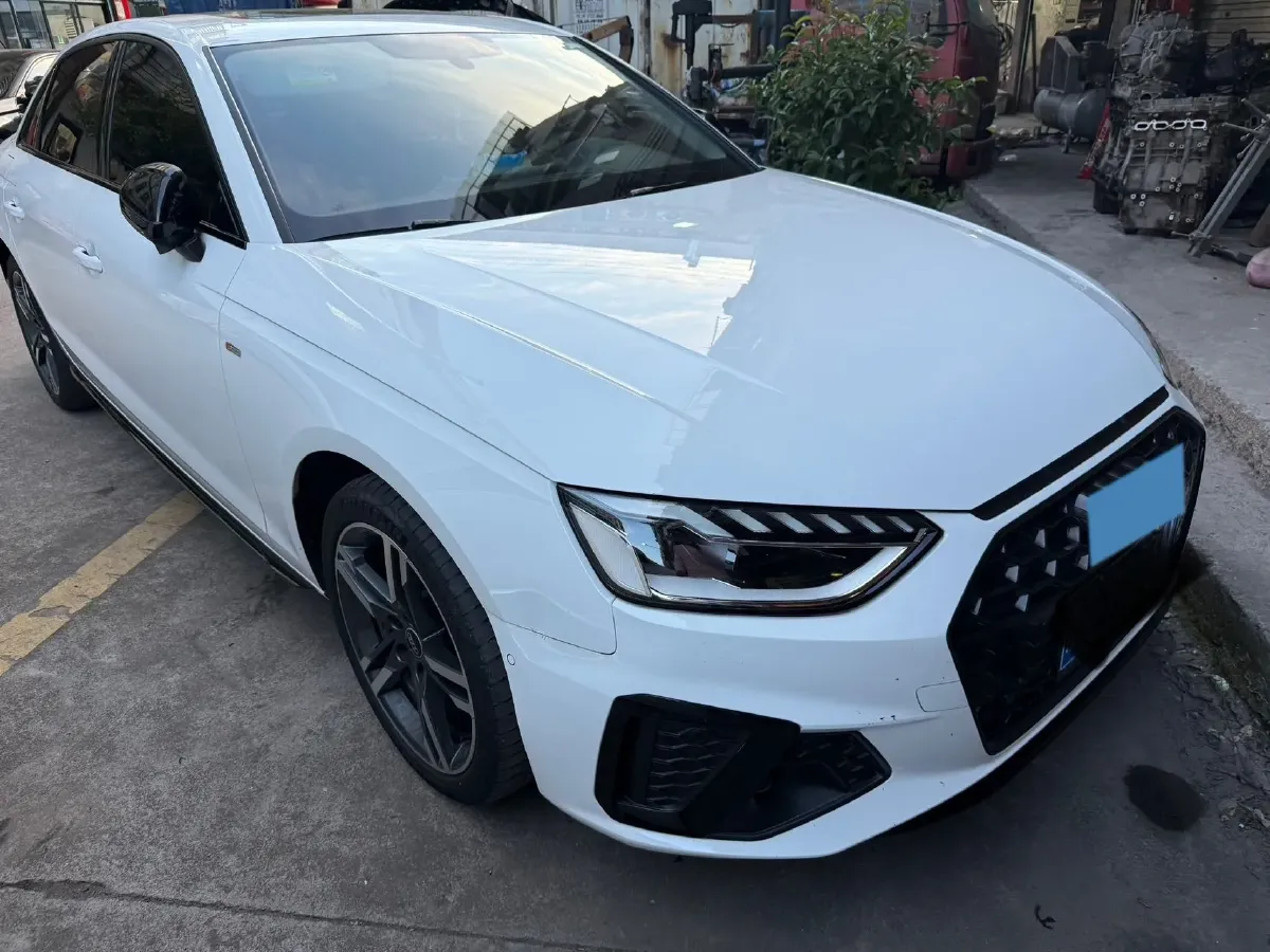 2022 Audi A4L 2.0T 190HP L4 7DCT,autocango,china used car exporter,china ev exporter,chinese used car exporter,chinese used ev exporter