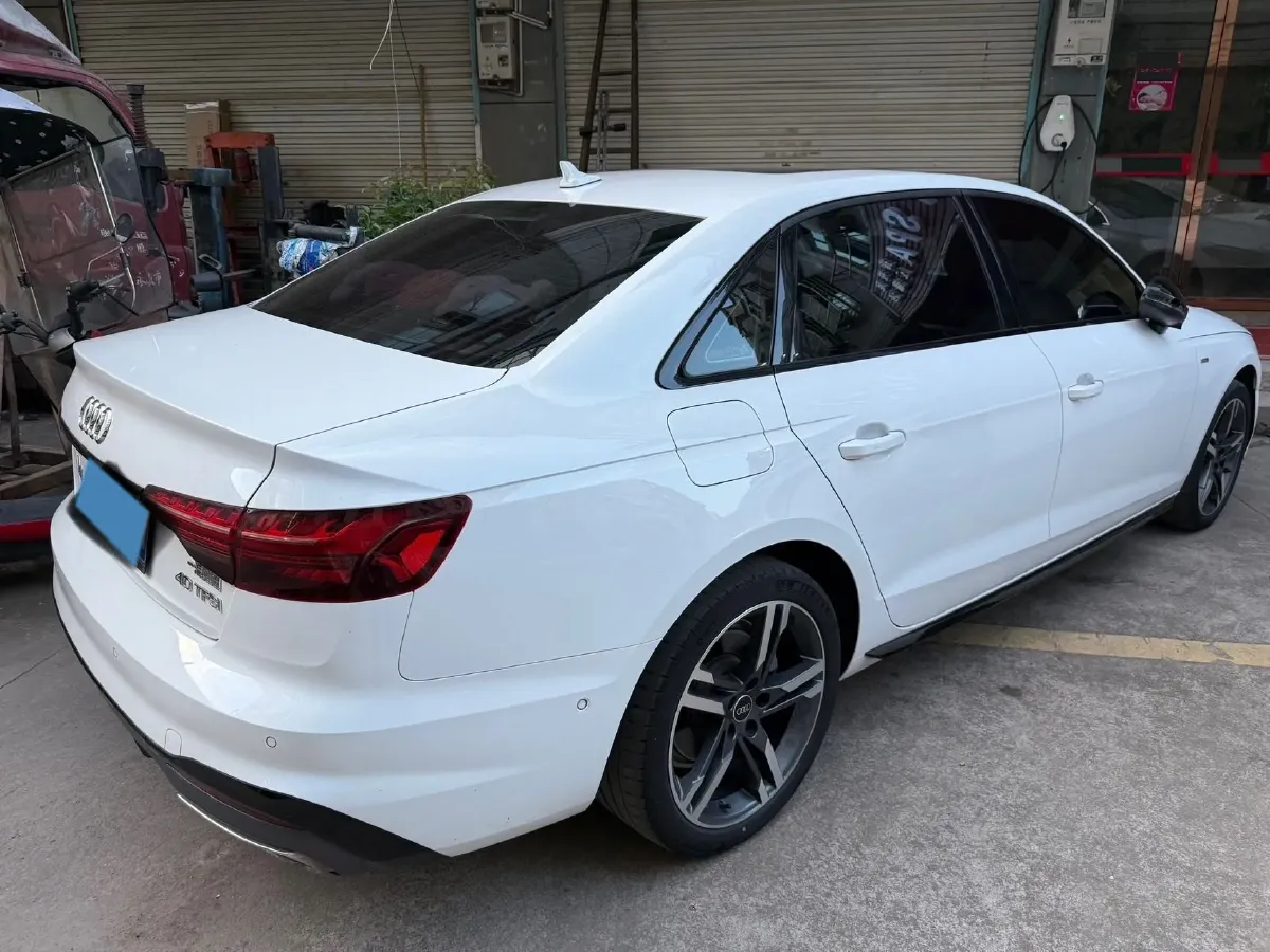 2022 Audi A4L 2.0T 190HP L4 7DCT,autocango,china used car exporter,china ev exporter,chinese used car exporter,chinese used ev exporter