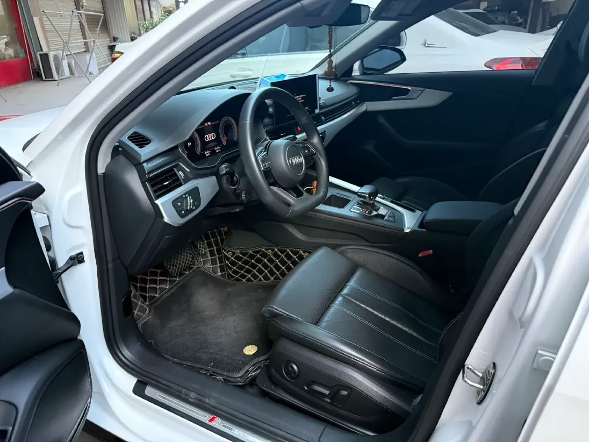 2022 Audi A4L 2.0T 190HP L4 7DCT,autocango,china used car exporter,china ev exporter,chinese used car exporter,chinese used ev exporter