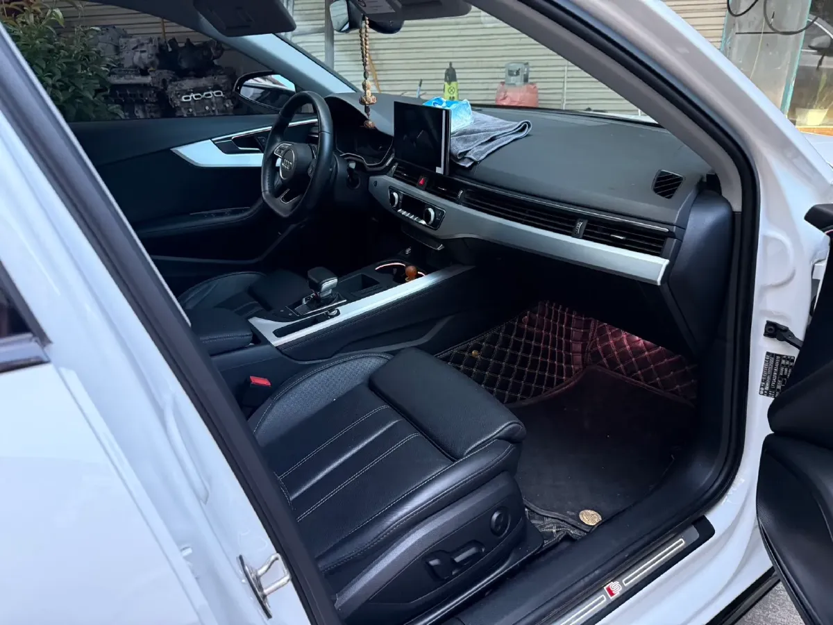 2022 Audi A4L 2.0T 190HP L4 7DCT,autocango,china used car exporter,china ev exporter,chinese used car exporter,chinese used ev exporter