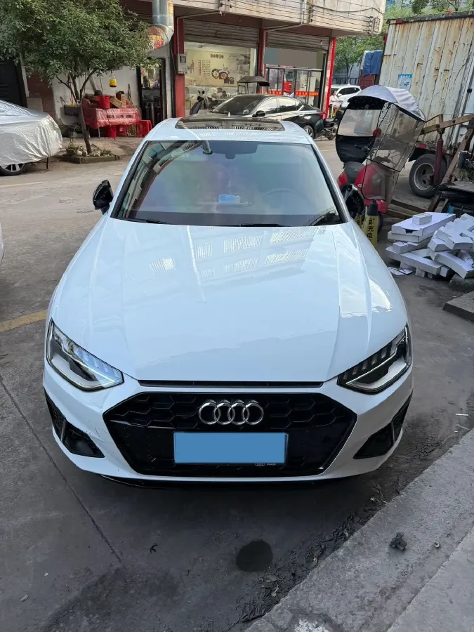 2022 Audi A4L 2.0T 190HP L4 7DCT,autocango,china used car exporter,china ev exporter,chinese used car exporter,chinese used ev exporter