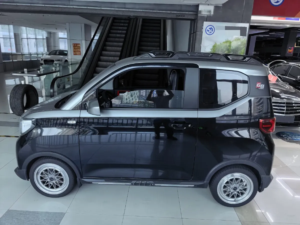 2022 WuLing HongGuang MINI EV BEV 26.5KWH,autocango,china used car exporter,china ev exporter,chinese used car exporter,chinese used ev exporter