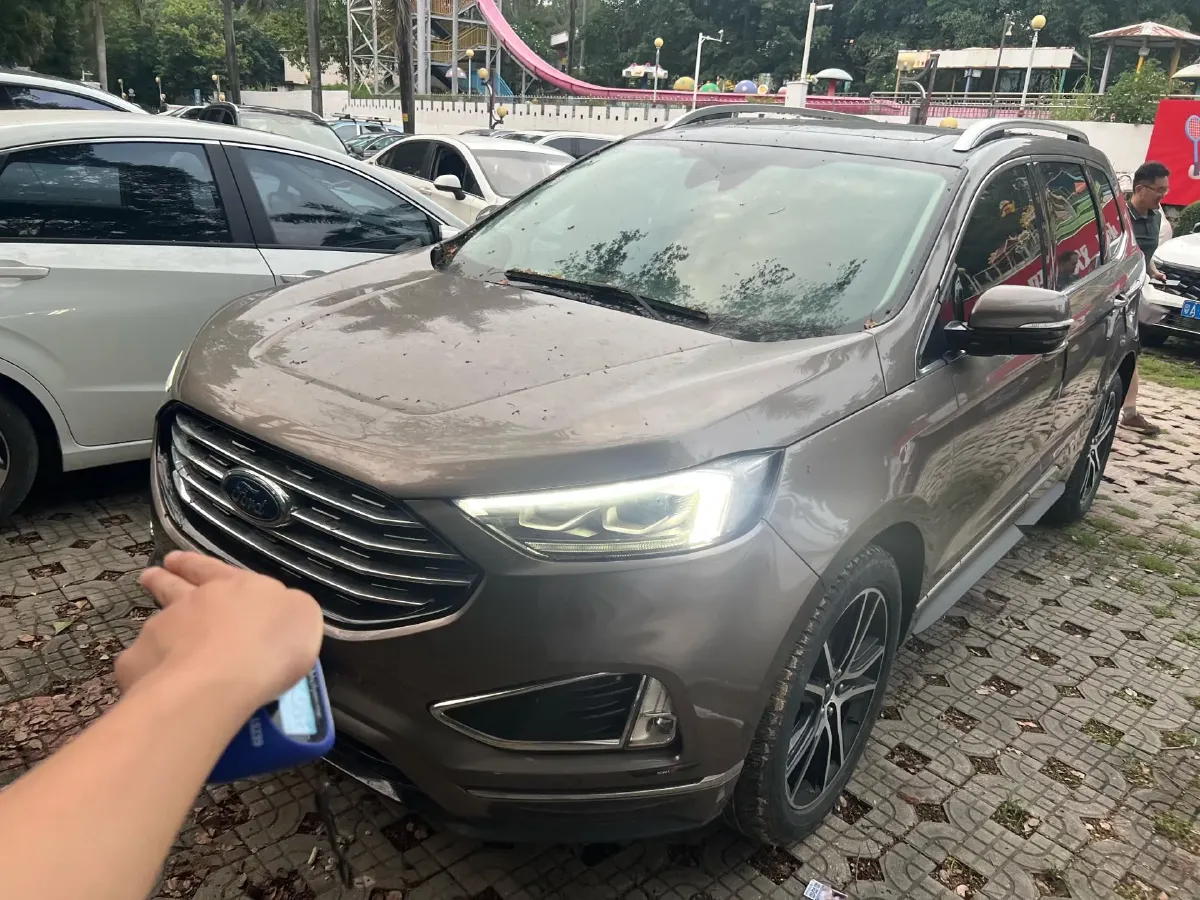 2020 Ford Edge 2.0T 245HP L4 8AT,autocango,china used car exporter,china ev exporter,chinese used car exporter,chinese used ev exporter