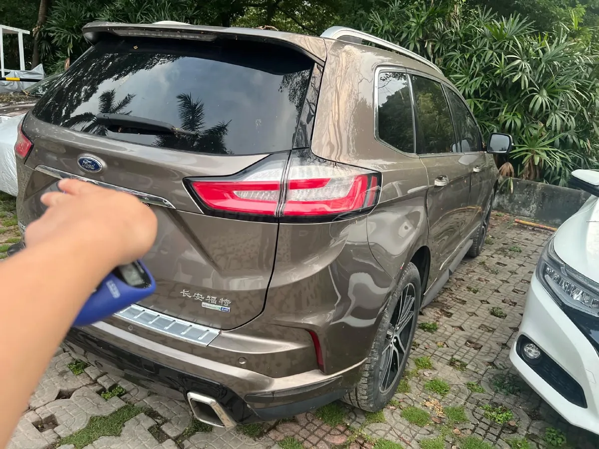 2020 Ford Edge 2.0T 245HP L4 8AT,autocango,china used car exporter,china ev exporter,chinese used car exporter,chinese used ev exporter